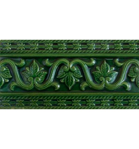 Faïence haute-relief MZ-196-22 Faïence haute-relief MZ-196-22